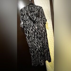 Women's 2XL Short Sleeve Long Cover Up Dress Black White Print